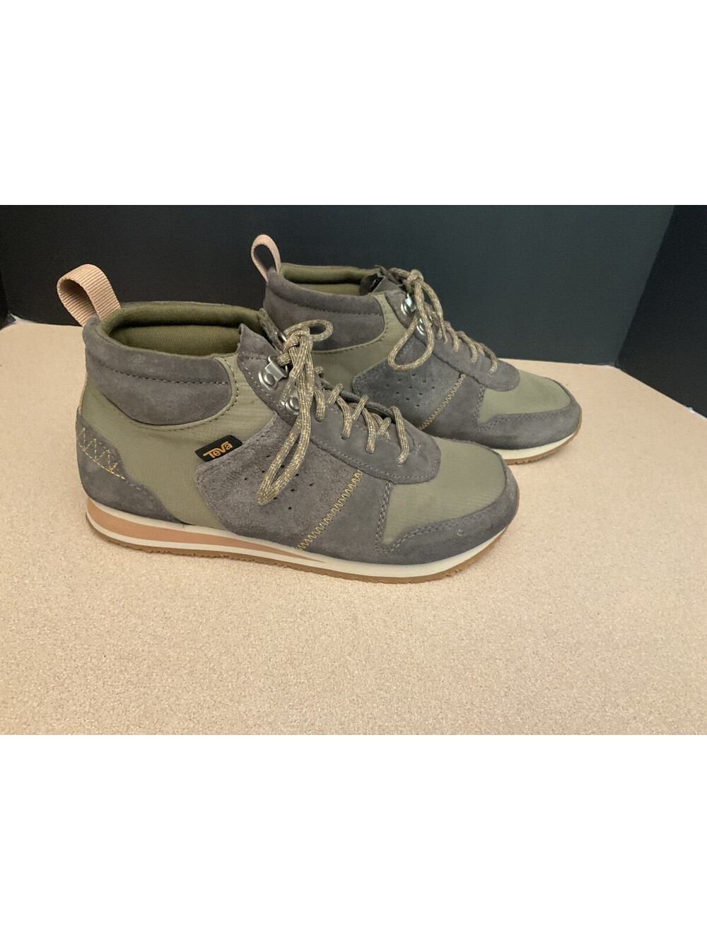 Womens Teva Highside 84 Mid Green/Grey Sneakers/Shoes. Size 7.5. Nice Shoes!!!